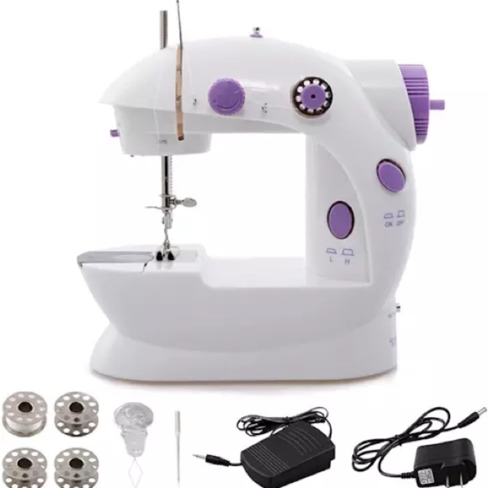 NWT Portable Handheld Sewing Machine with Foot Pedal